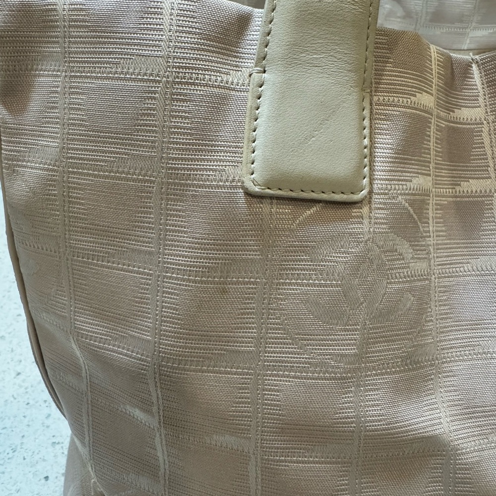 🛑 SOLD 🛑 Chanel Vintage Travel Line Tote – Pink, authentic - Picture 16 of 17